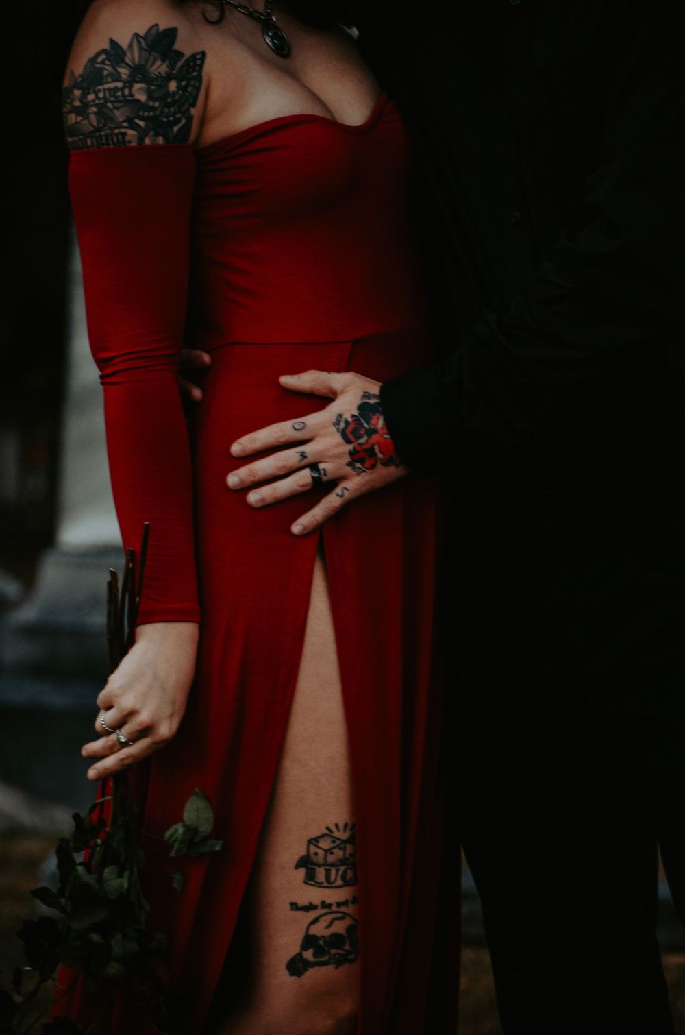 Loving couple sharing a tender moment, captured in a natural and romantic setting during a photo session