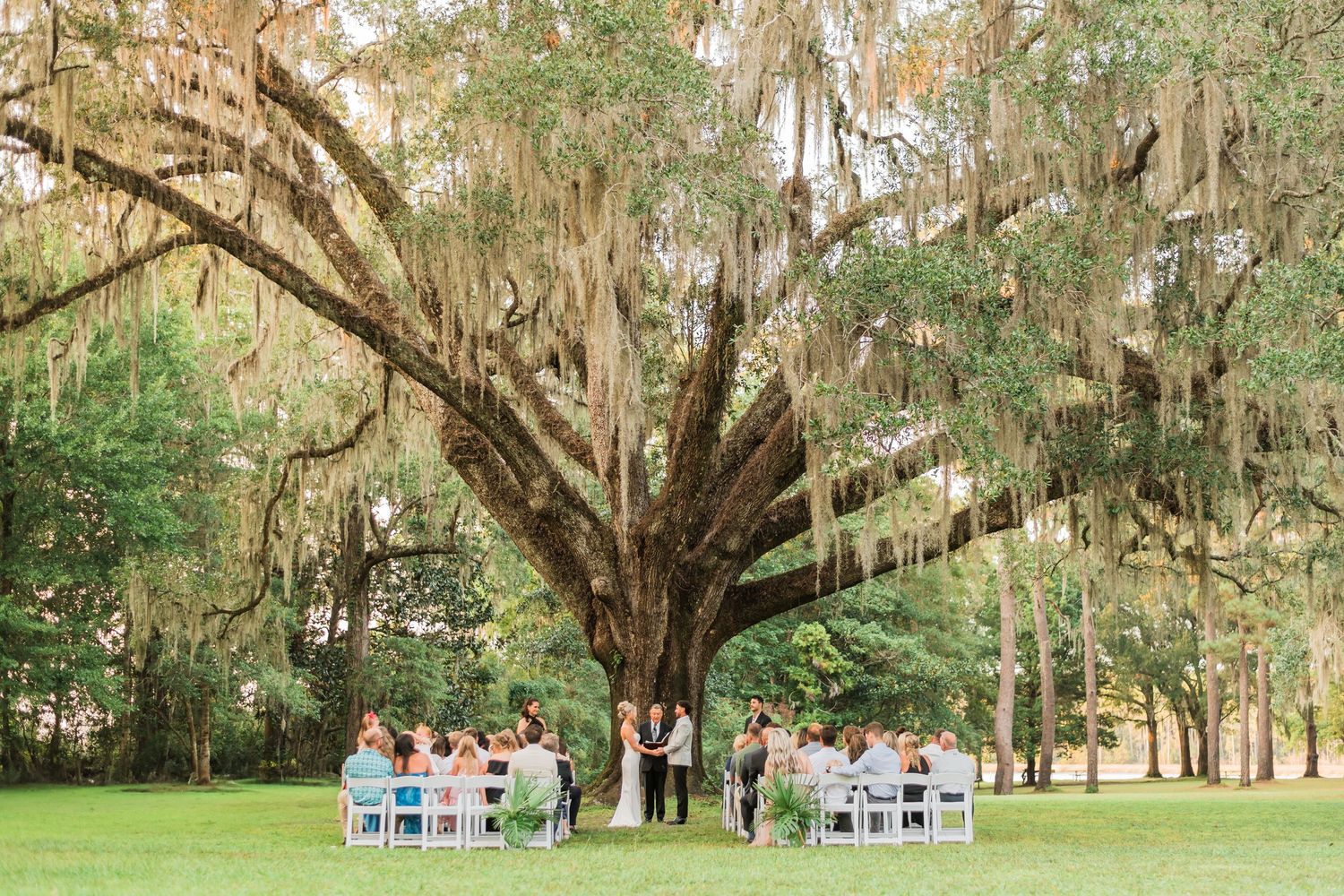Best wedding photographer in Destin, FL 30A, FL Seaside, FL Watercolor, FL Watersound, FL Alys Beach, FL Rosemary Beach, FL Santa Rosa Beach