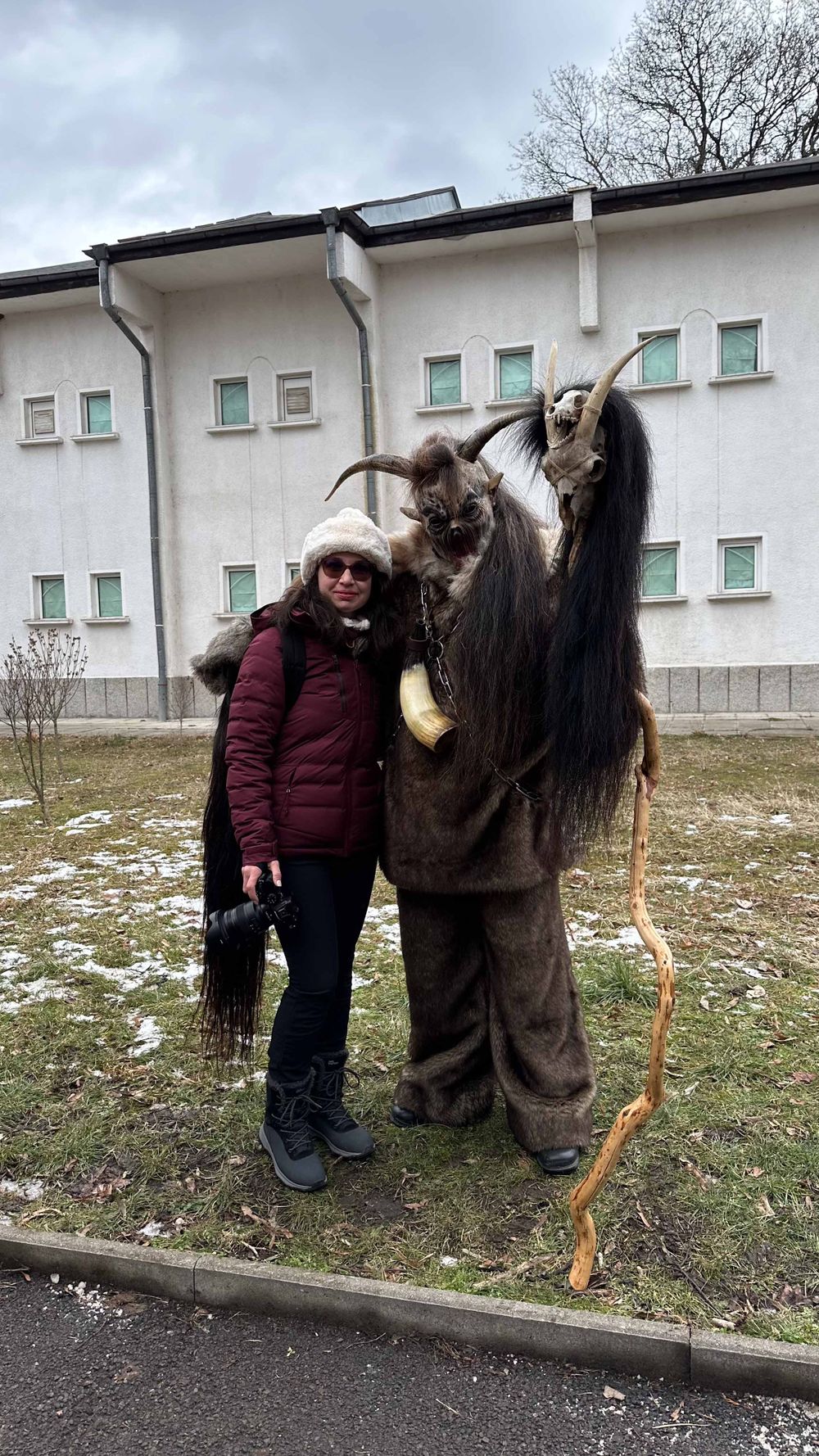 Зад кадър