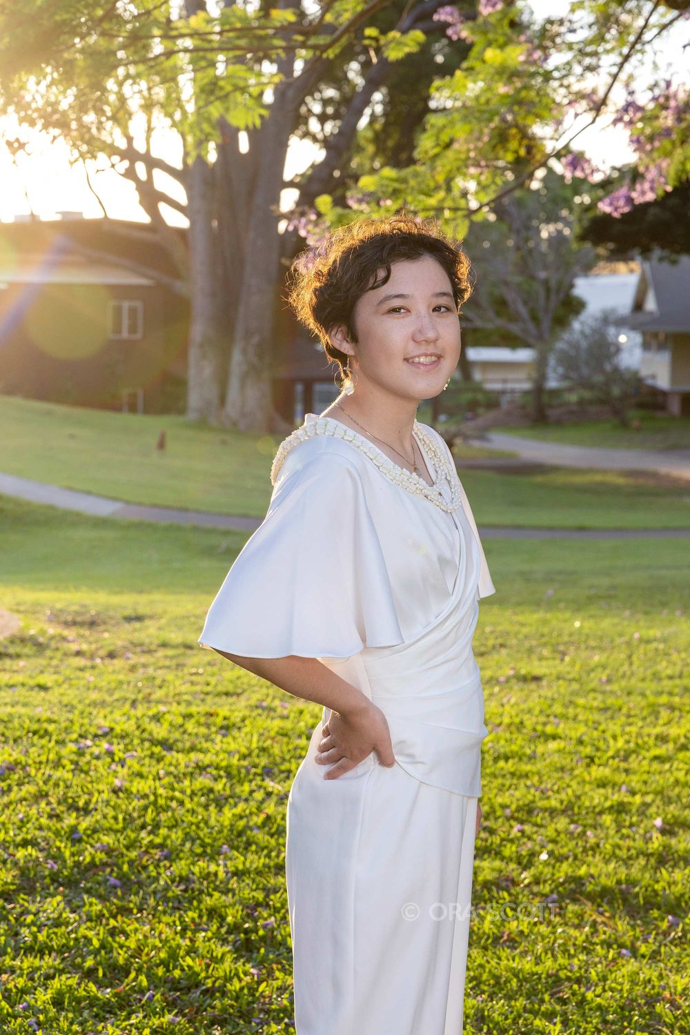 Senior Photo Session on Maui at Seabury Hall taking place at sunset