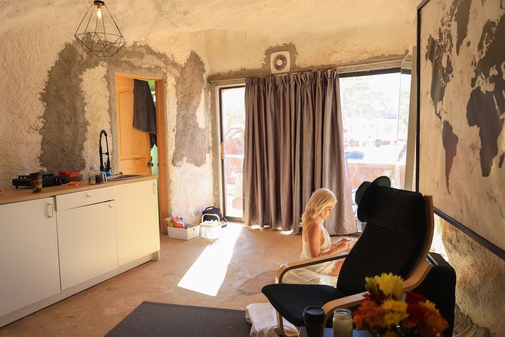 getting ready pictures at an airbnb