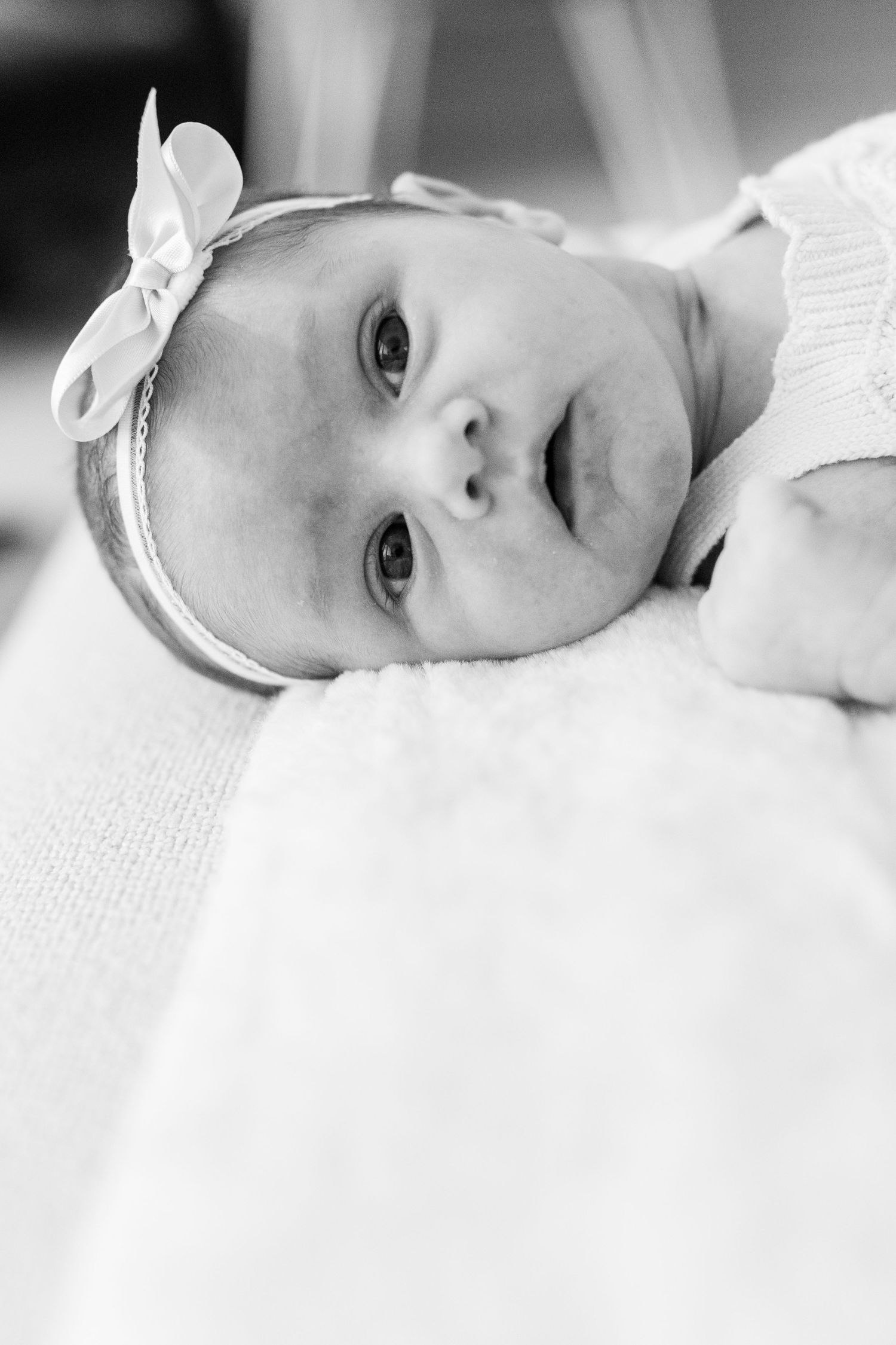 Black-and-white portrait of a newborn. In-home lifestyle newborn session in Guaynabo, Puerto Rico.