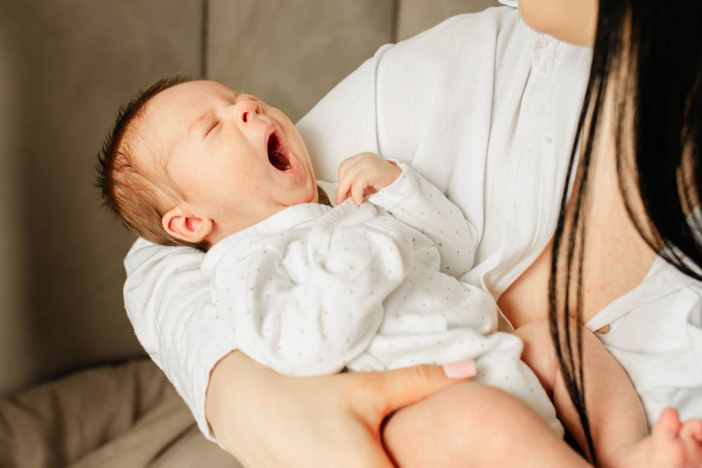 Sesja noworodkowa Chełm – naturalne zdjęcia noworodka w domu