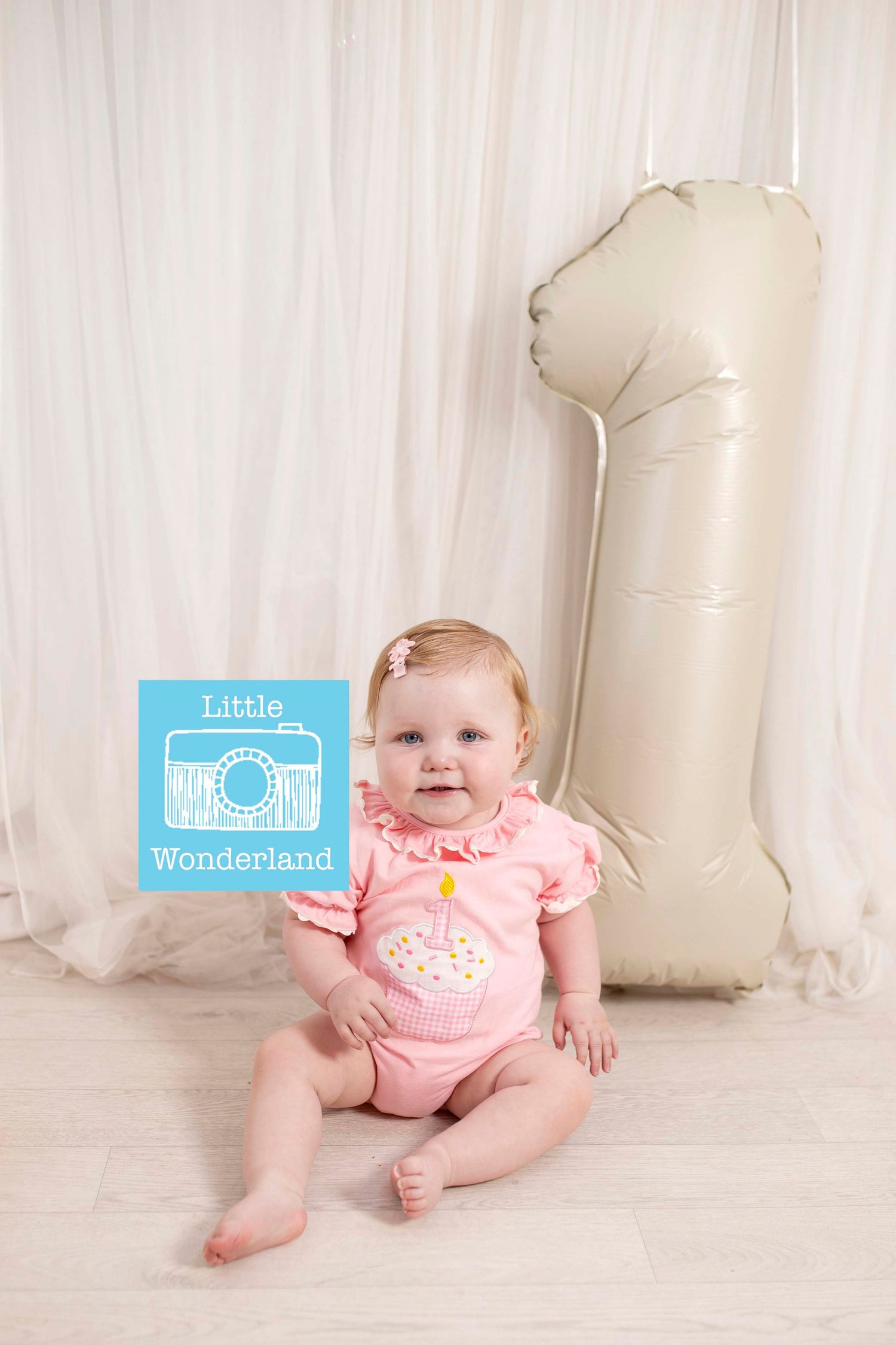 babies first birthday photoshoot at little wonderland photography in widnes cheshire, close to warrington, liverpool, runcorn, st helens