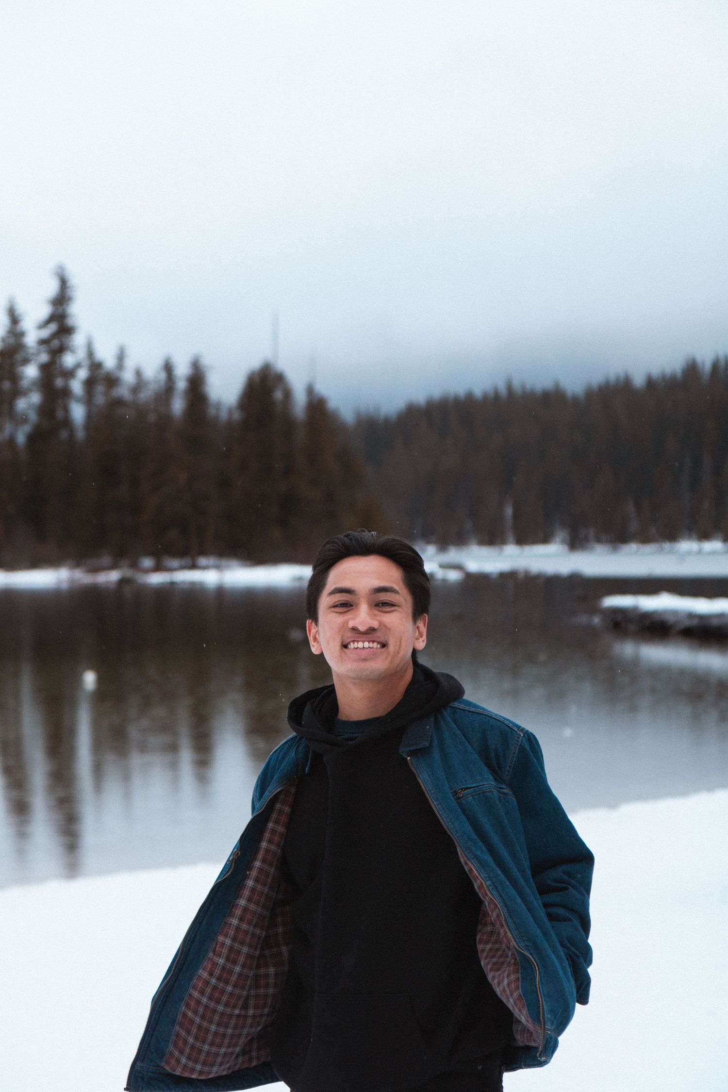 Brandon Nguyen BRANDSLR Photography by a lake in Washingon