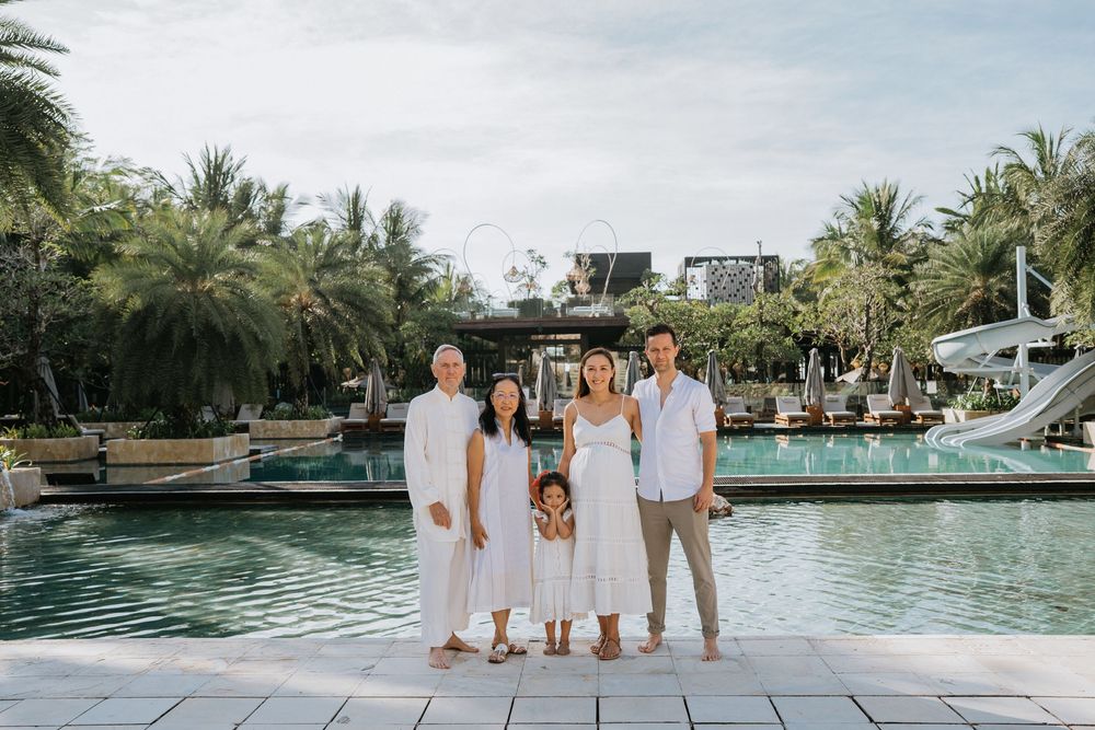 Luxury family photography session at The Apurva Kempinski Bali resort.