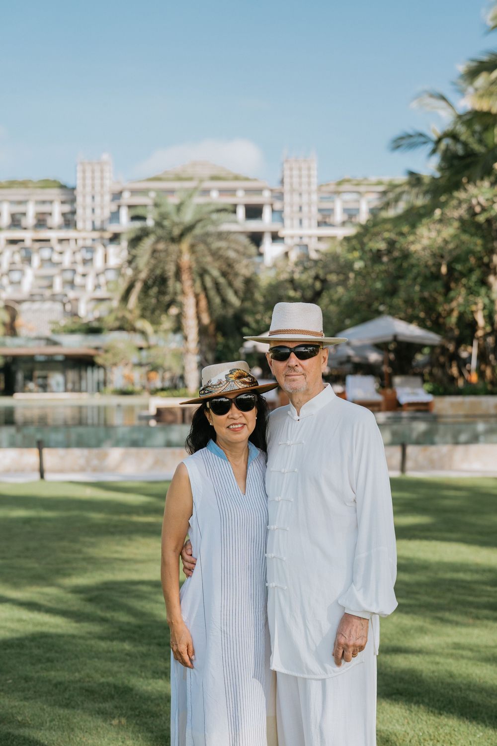 Luxury family photography session at The Apurva Kempinski Bali resort.