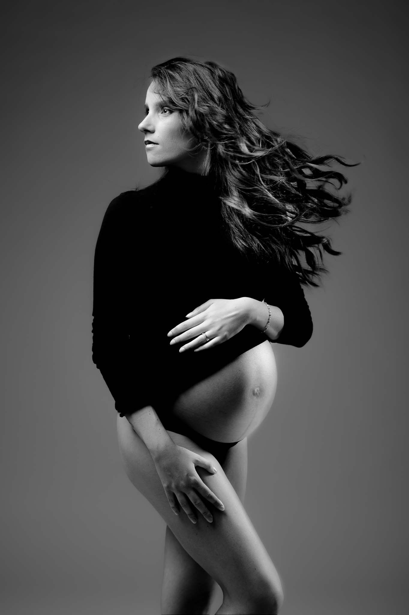 servizio fotografico maternity in studio a Verona