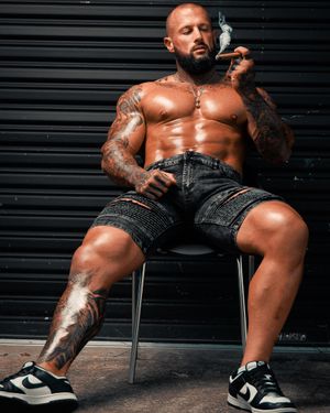 Fitness photography, in studio or outdoor , with pro lighting