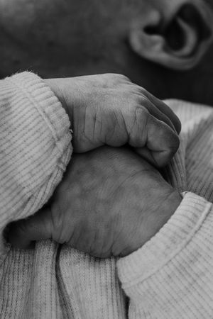 Newborn baby pasgeboren baby details handjes voetjes fotografie