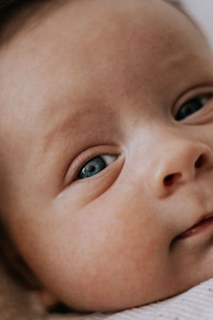 Newborn baby pasgeboren baby details handjes voetjes fotografie
