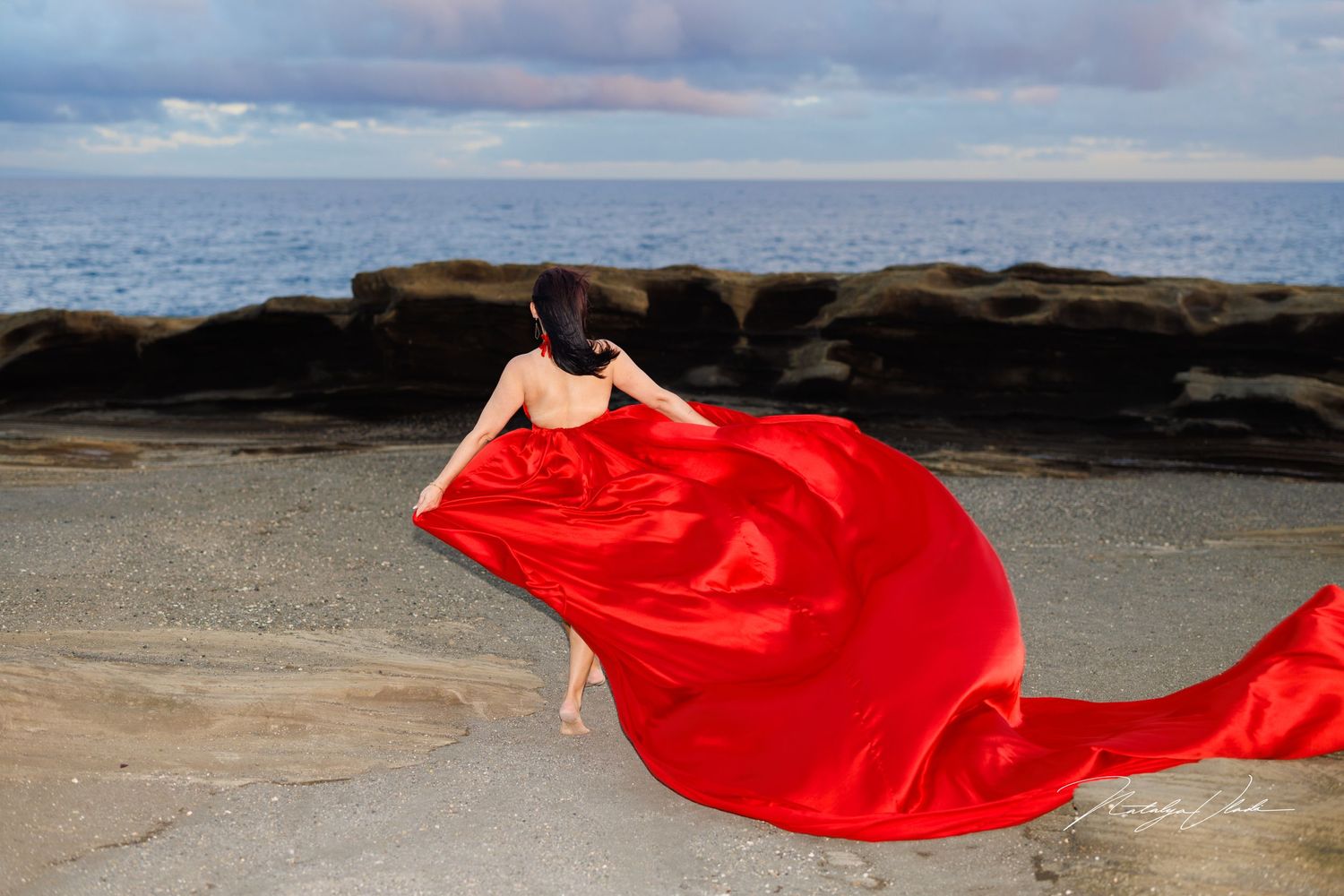 Flying dress photographer
Flying dress Oahu Hawaii
Flying dress photoshoot 
Beach photoshoot 
Photographer Oahu Hawaii
Flying dress beach