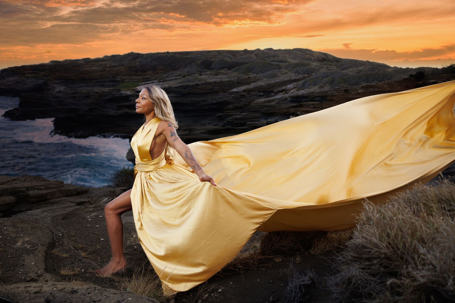 Flying dress photographer
Flying dress Oahu Hawaii
Flying dress photoshoot 
Beach photoshoot 
Photographer Oahu Hawaii
Flying dress beach