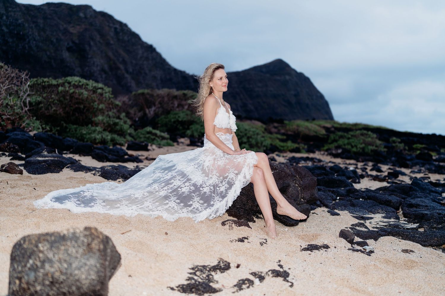 Wedding photographer Oahu Hawaii
Couple Photoshoot 
wedding at the beach photoshoot
Beach wedding Oahu Hawaii
Beach ceremony Oahu Hawaii