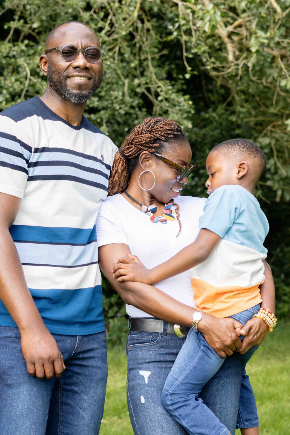 Summer family location photoshoot by Bloom Fabulous photography in Dunorlan Park, Tunbridge Wells, Kent and surrounding areas.