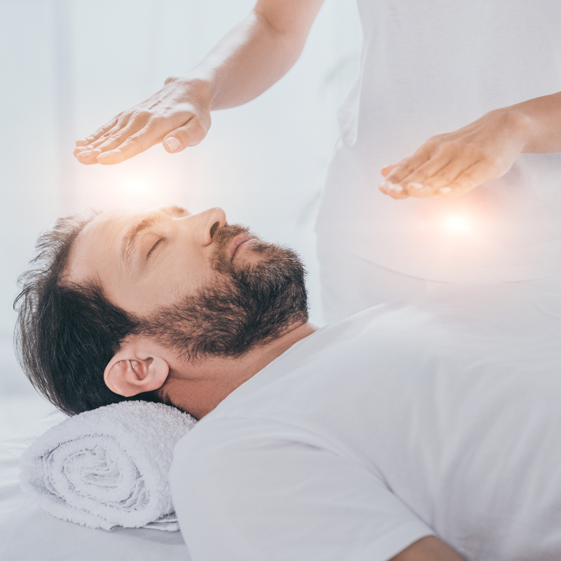 Formación Holística Costa Rica ofrece cursos de Reiki y Péndulo Hebreo, Registros Akáshicos, Chakras.