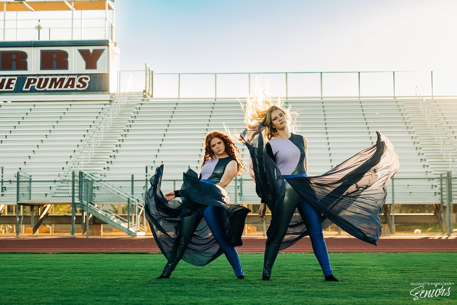 Banner team Pictures Phoenix Arizona by Anjeanette Photography Graduation High School Seniors AZ booster media da