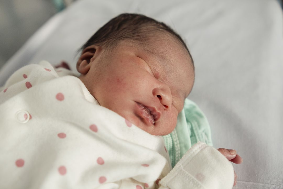 Fresh48/Hospital Newborn session of 19 hours old baby in Edinburgh Hospital