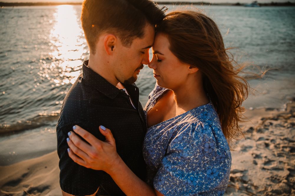 wilmington north carolina photographer beach photography golden hour lifestyle photos engagement photographer