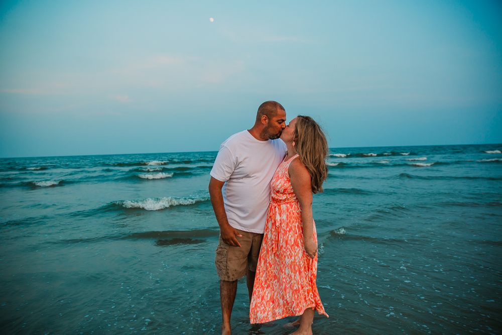 wilmington north carolina photographer beach photography golden hour lifestyle photos engagement photographer