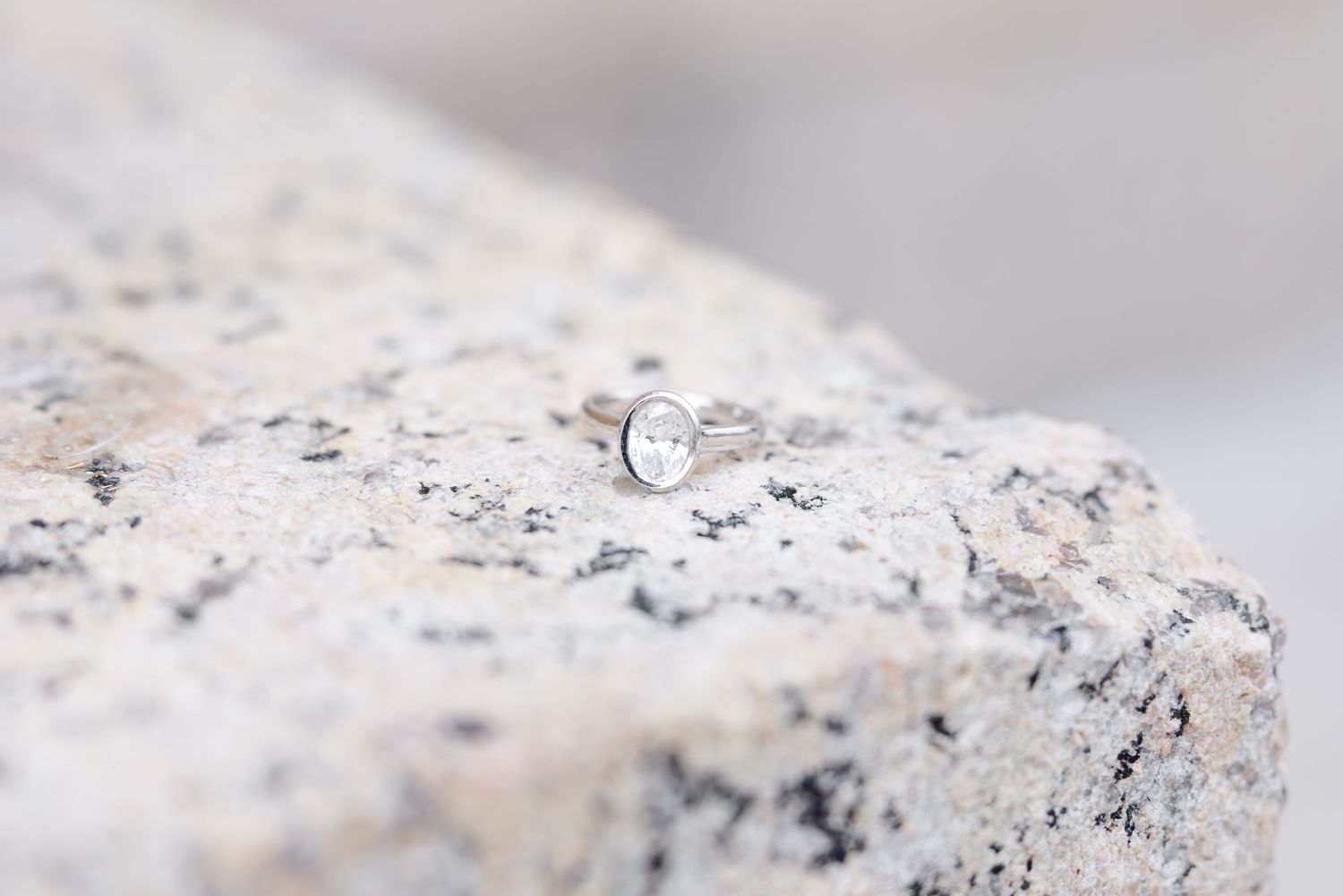 Cincinnati engagement photographer | Julia & Sean Photography | Light and airy wedding photography in Ohio, Kentucky, Tennessee & beyond.