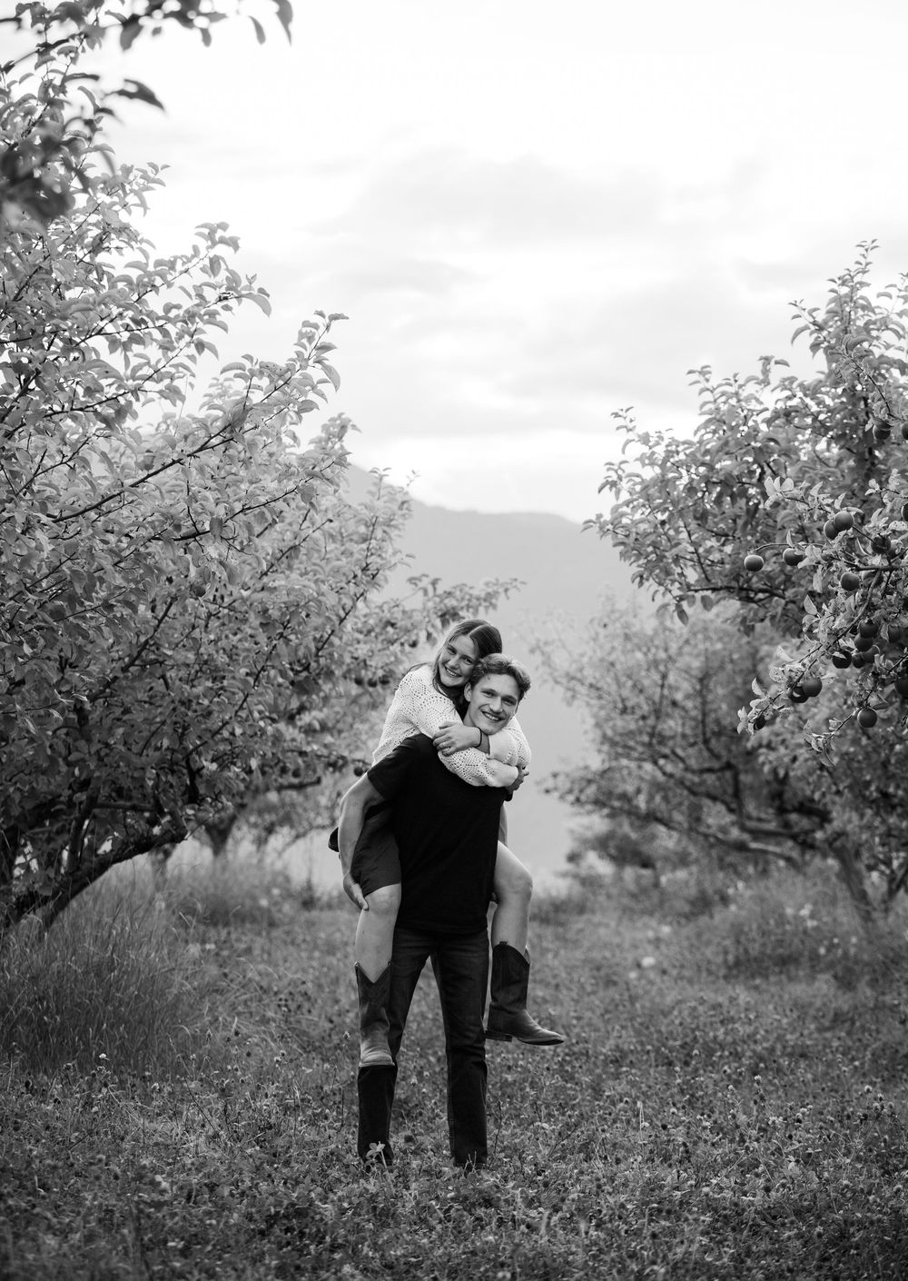Kayleigh Seibel Photography - Salmon Arm BC - New Family Photos - Apple Orchard