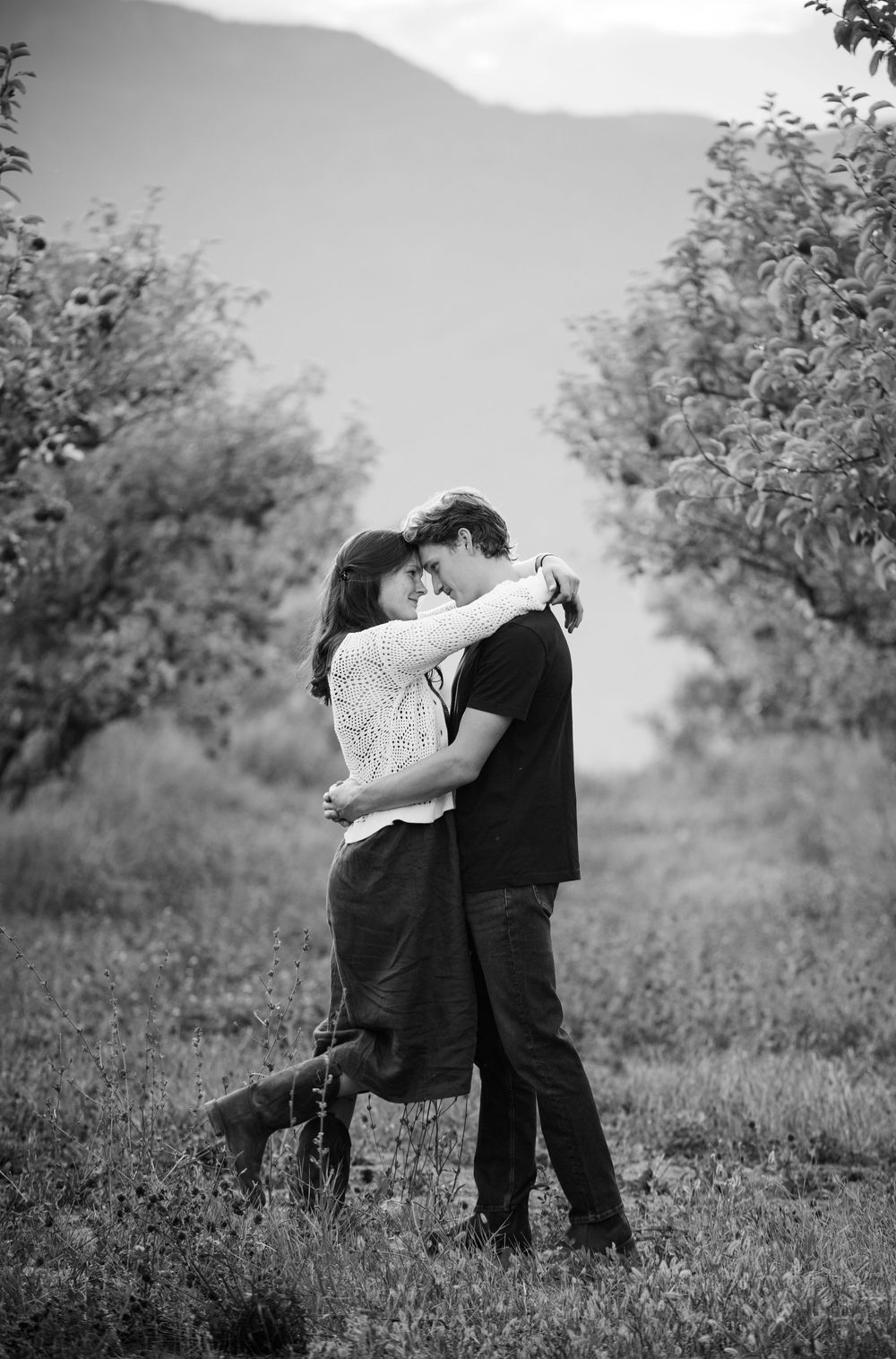 Kayleigh Seibel Photography - Salmon Arm BC - New Family Photos - Apple Orchard