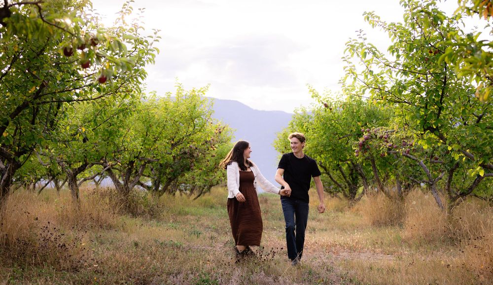 Kayleigh Seibel Photography - Salmon Arm BC - New Family Photos - Apple Orchard