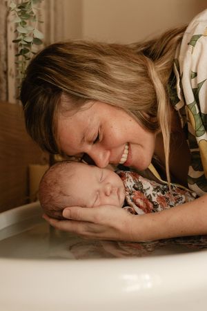 maman et son bébé reportage photo thalasso bain yvelines
