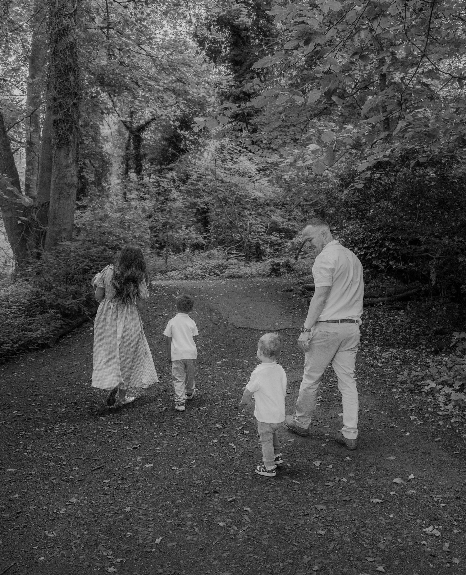 swadlincote-family-photographer-candid-moments.jpg