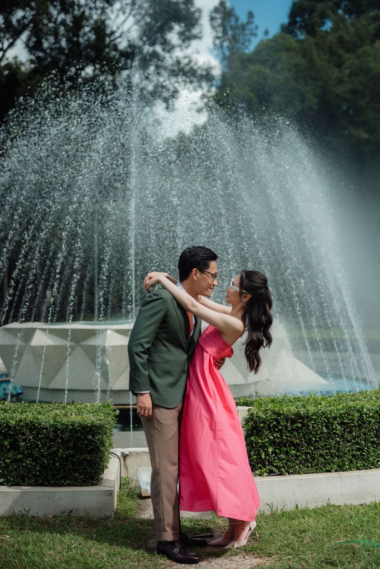 alt="Couple prewedding photoshoot at Independent palace"