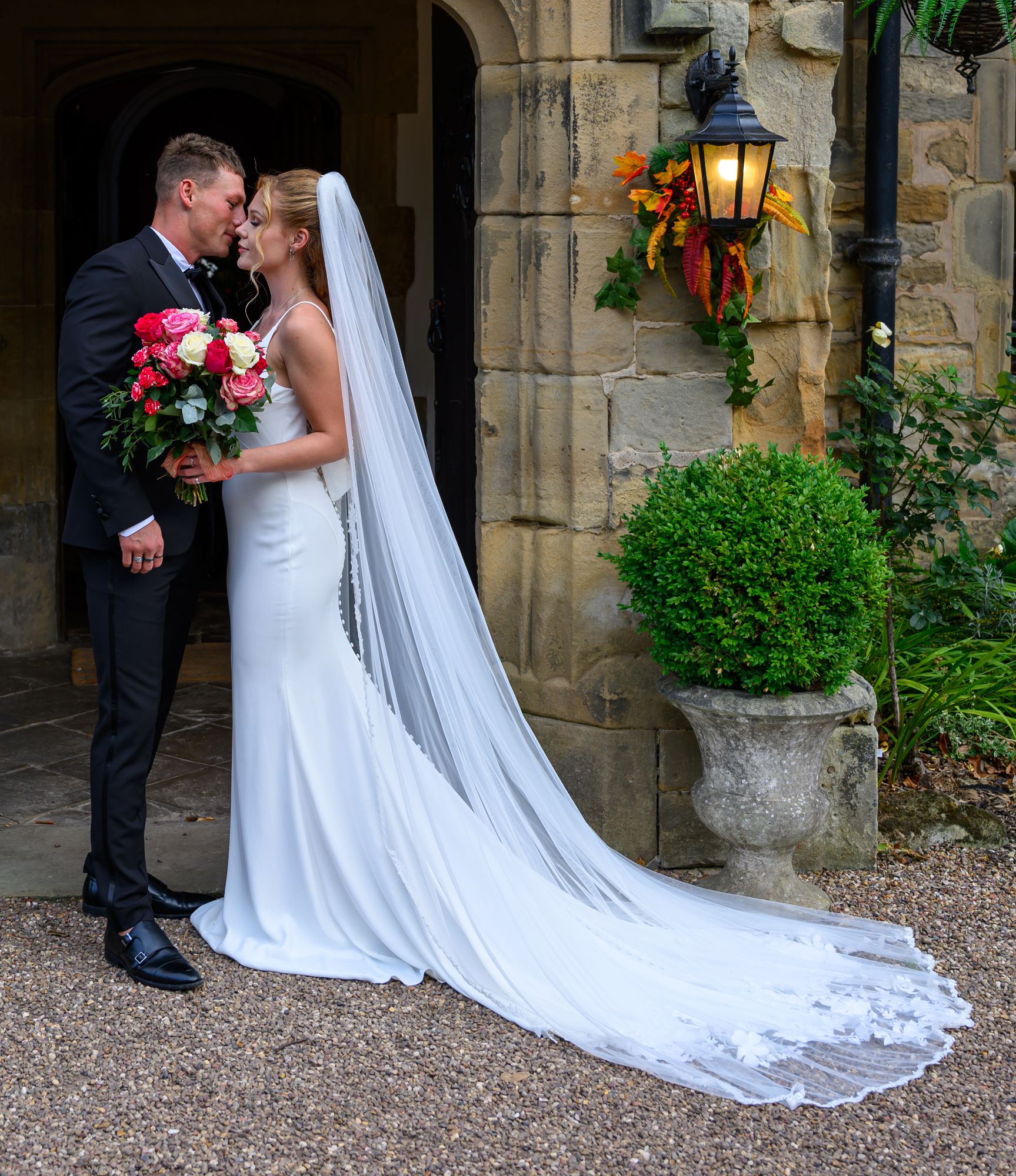 Hodroyd Hall Wedding Venue Barnsley South Yorkshire Wakefield Leeds West Yorkshire Recommended Wedding Photographer Champagne Shutter Photo