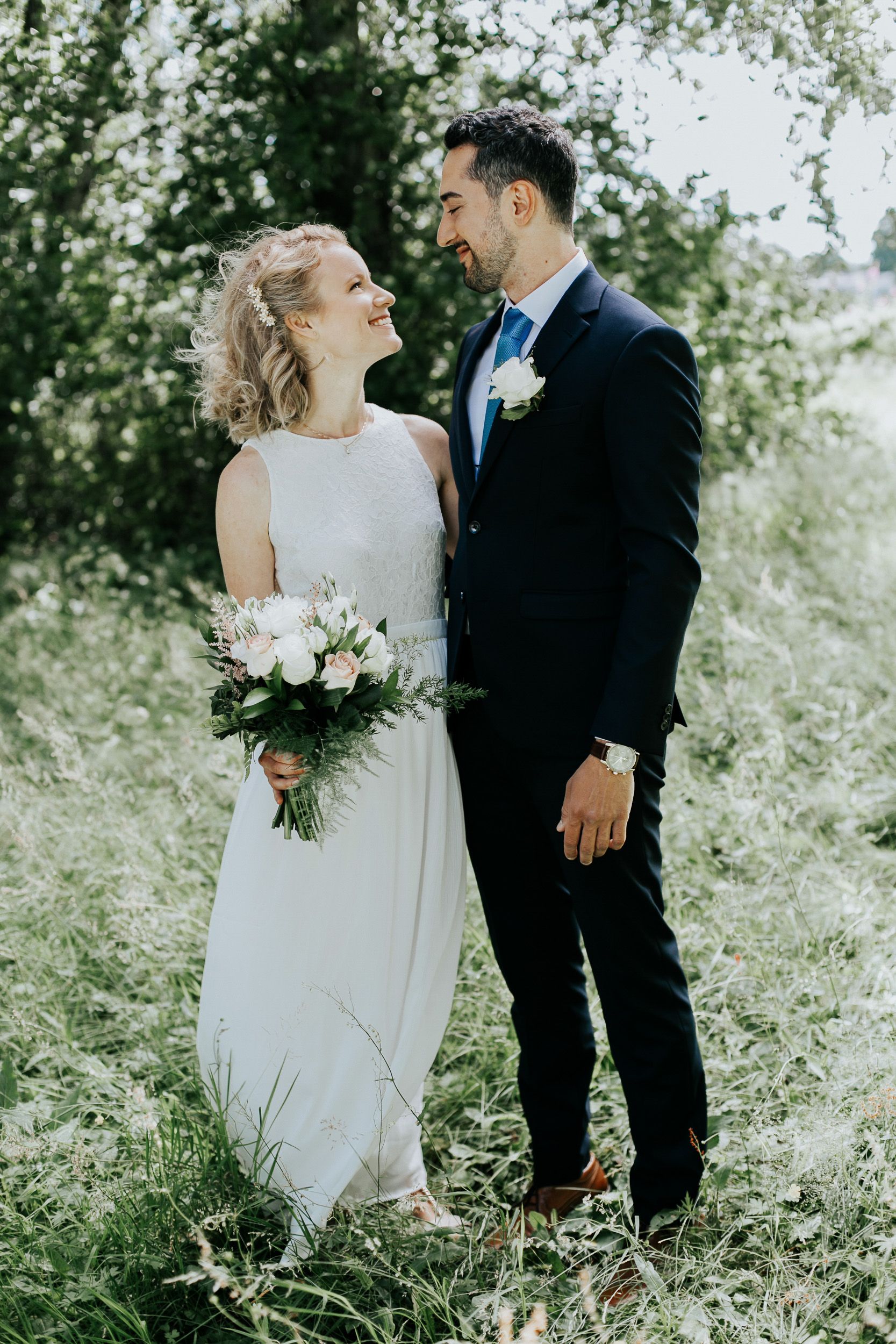 Bröllop Lydia och Foad på Elite Stadshotellet i Karlstad. Fotograf Rebecca Nordin. Bröllopsfotografering på Färjestad, Karlstad.