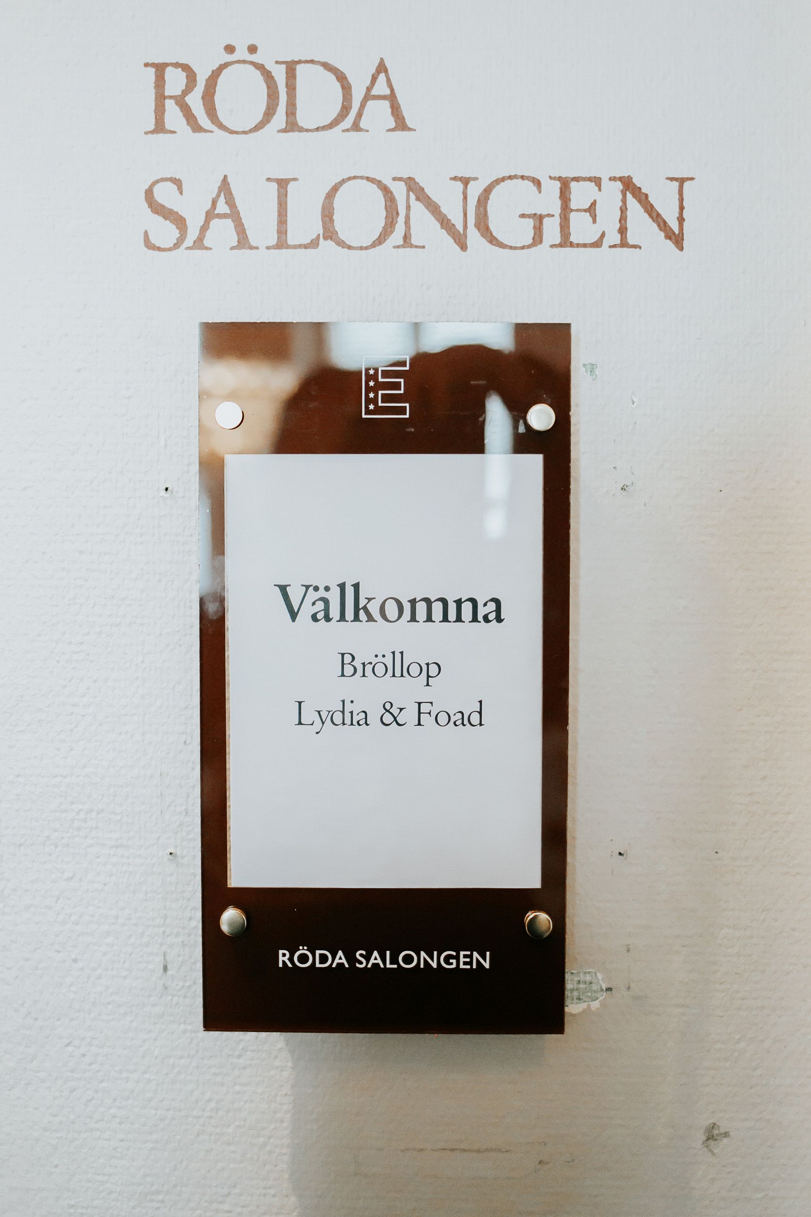 Bröllop Lydia och Foad på Elite Stadshotellet i Karlstad. Fotograf Rebecca Nordin. Bröllopsfotografering på Färjestad, Karlstad.