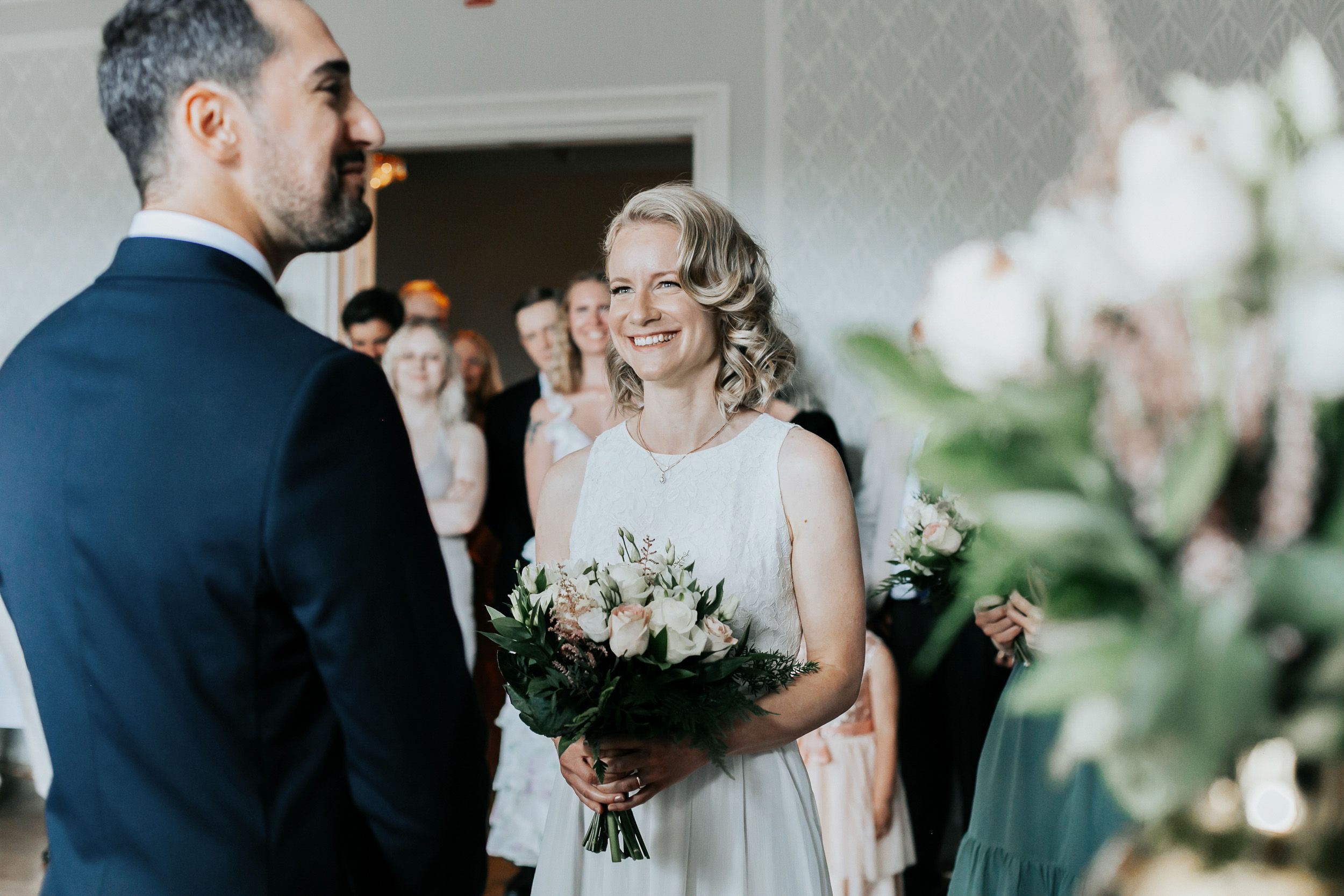 Bröllop Lydia och Foad på Elite Stadshotellet i Karlstad. Fotograf Rebecca Nordin. Bröllopsfotografering på Färjestad, Karlstad.