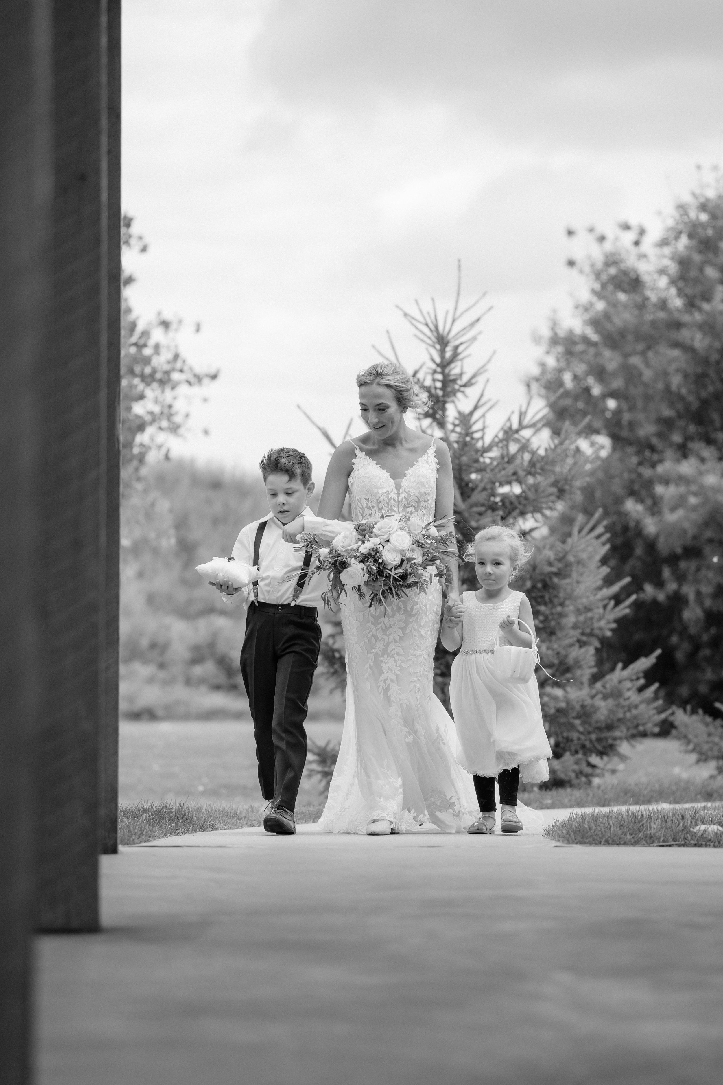 Local Manitoba Wedding Photographer photographs newly married Couple