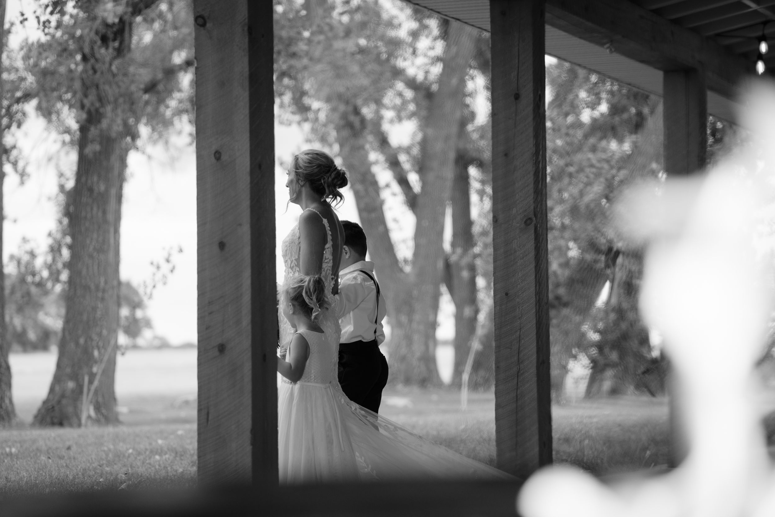 Local Manitoba Wedding Photographer photographs newly married Couple