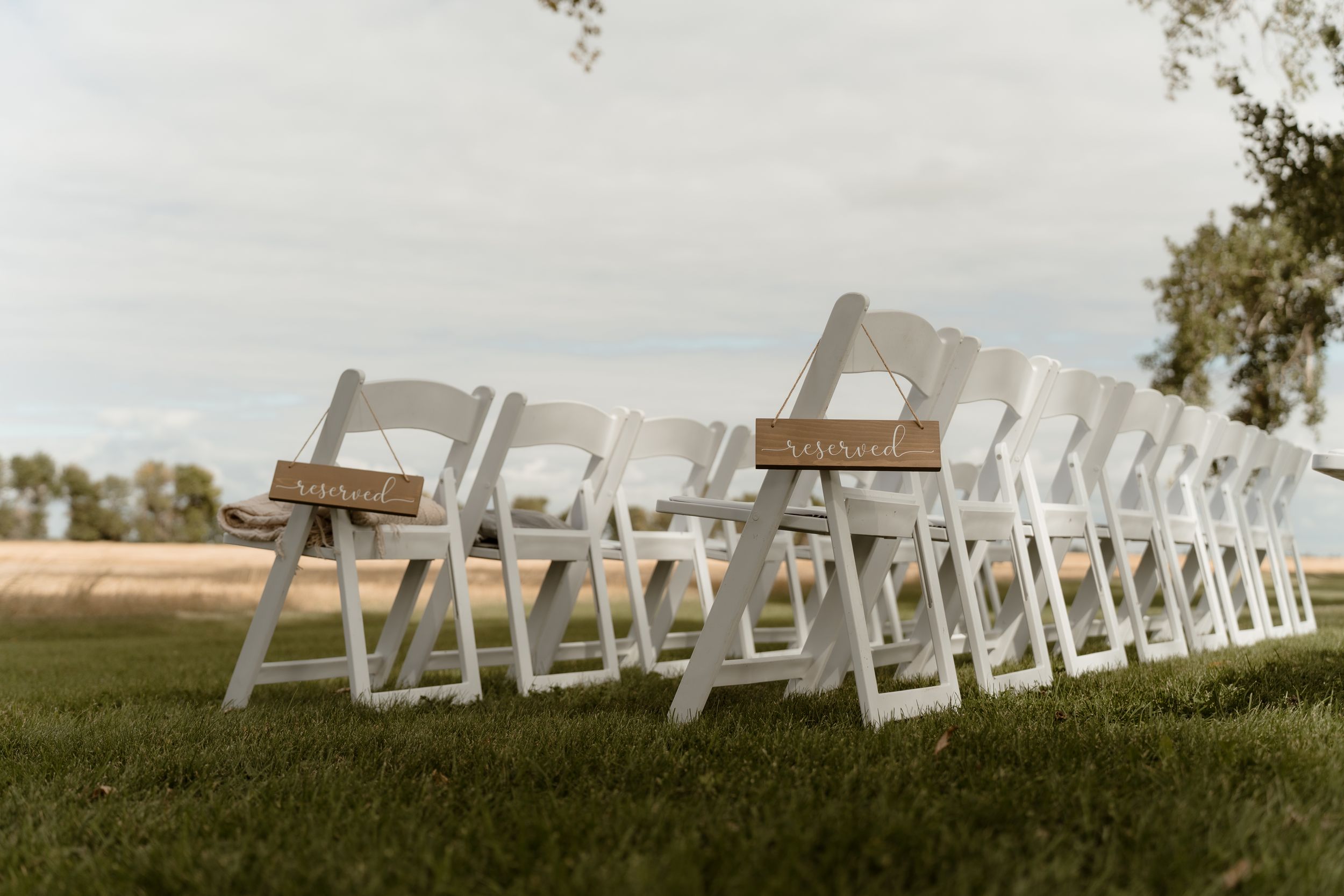Local Manitoba Wedding Photographer photographs wedding venue