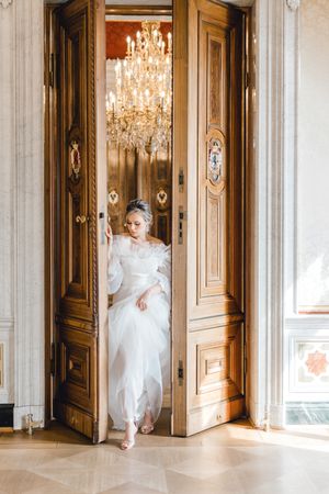 elegante Braut auf Schloss Albrechtsberg Dresden