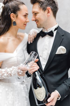 Hochzeitsfotograf Dresden, Leipzig, Sachsen -  Brautpaar mit Champagner