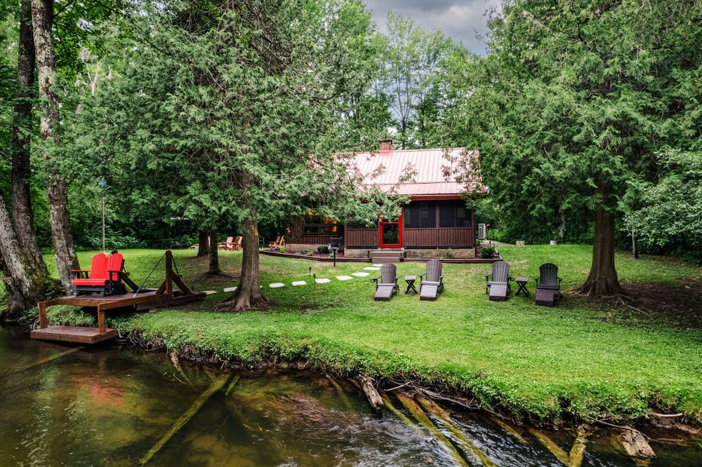 short term rental in Boyne City, Michigan photography by Karie Anne Photography