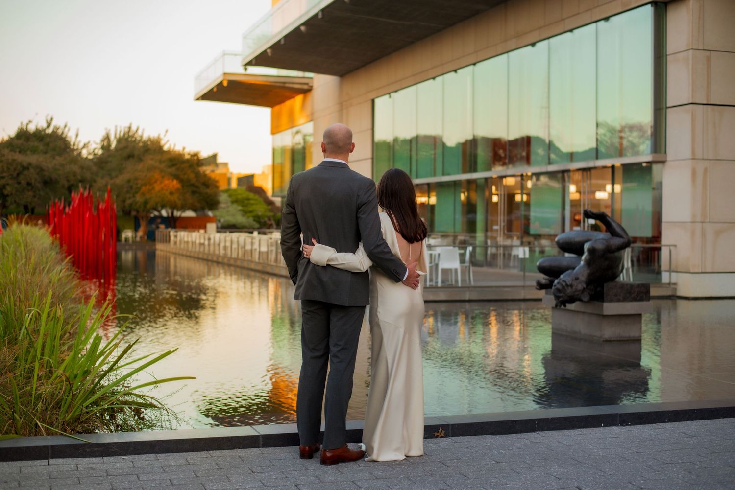 Couple at Virginia Museum of fine arts at sunset