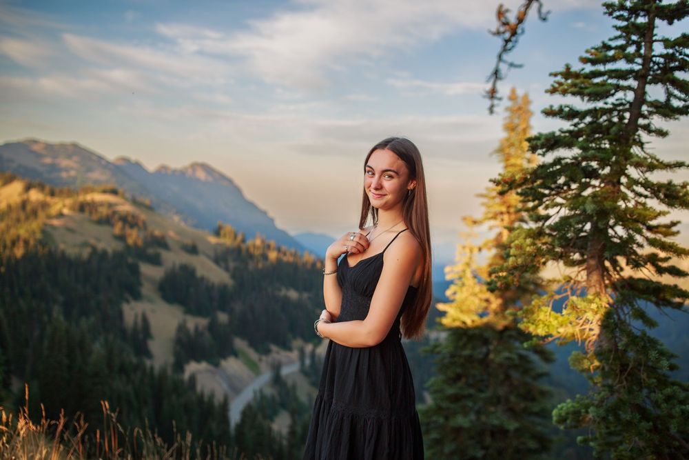High School Senior photoshoot in hurricane ridge in Olympic National Park