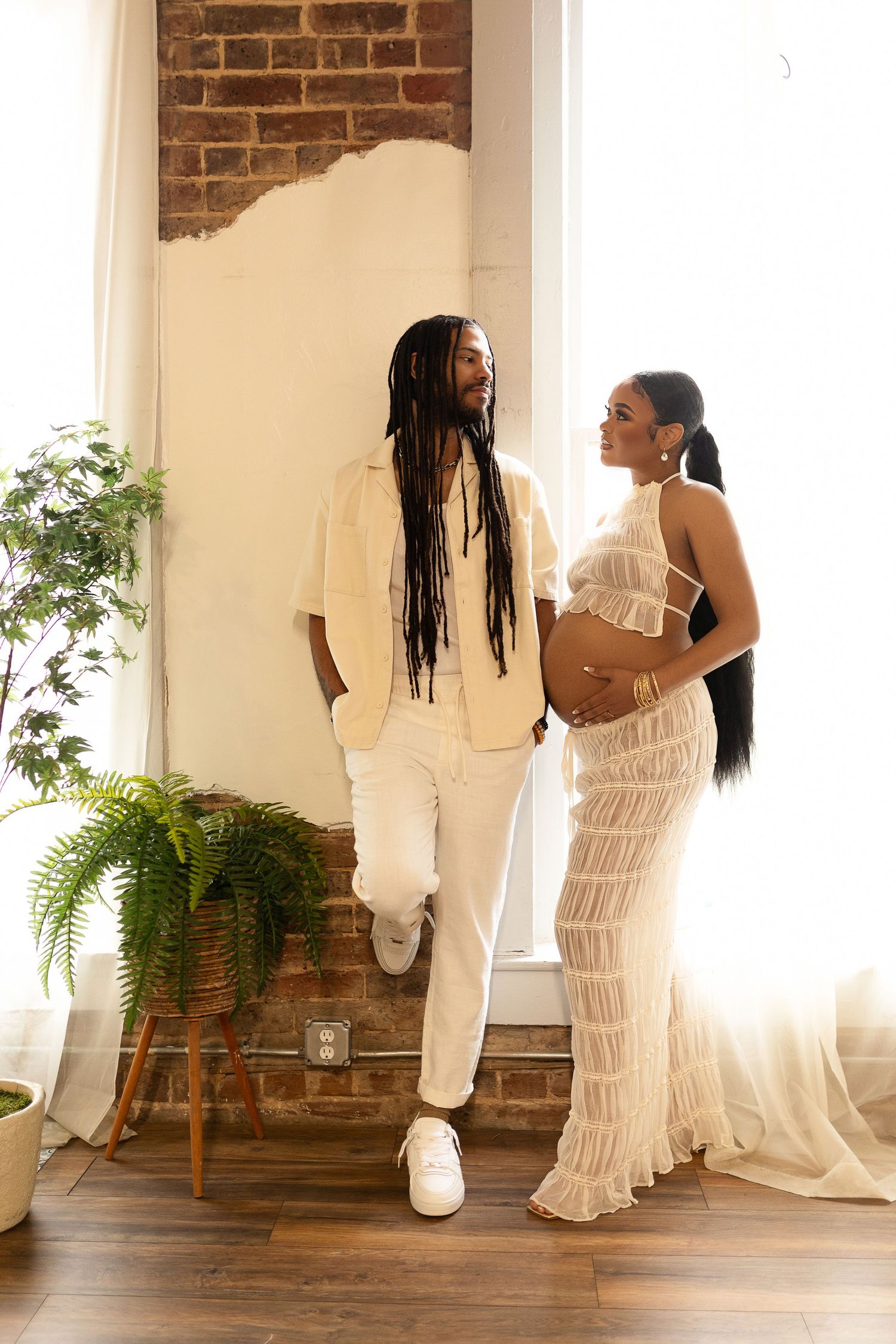 Dallas newborn photographer that provides a luxury in-home client experience.
