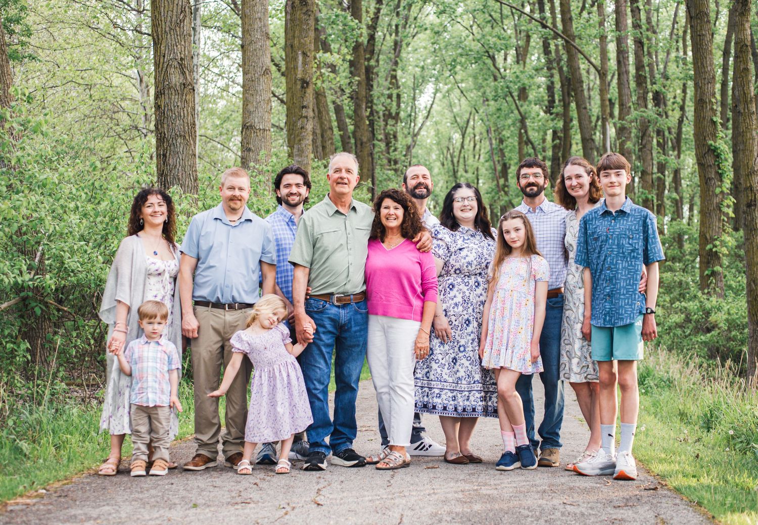 Fall extended family session at a pond.