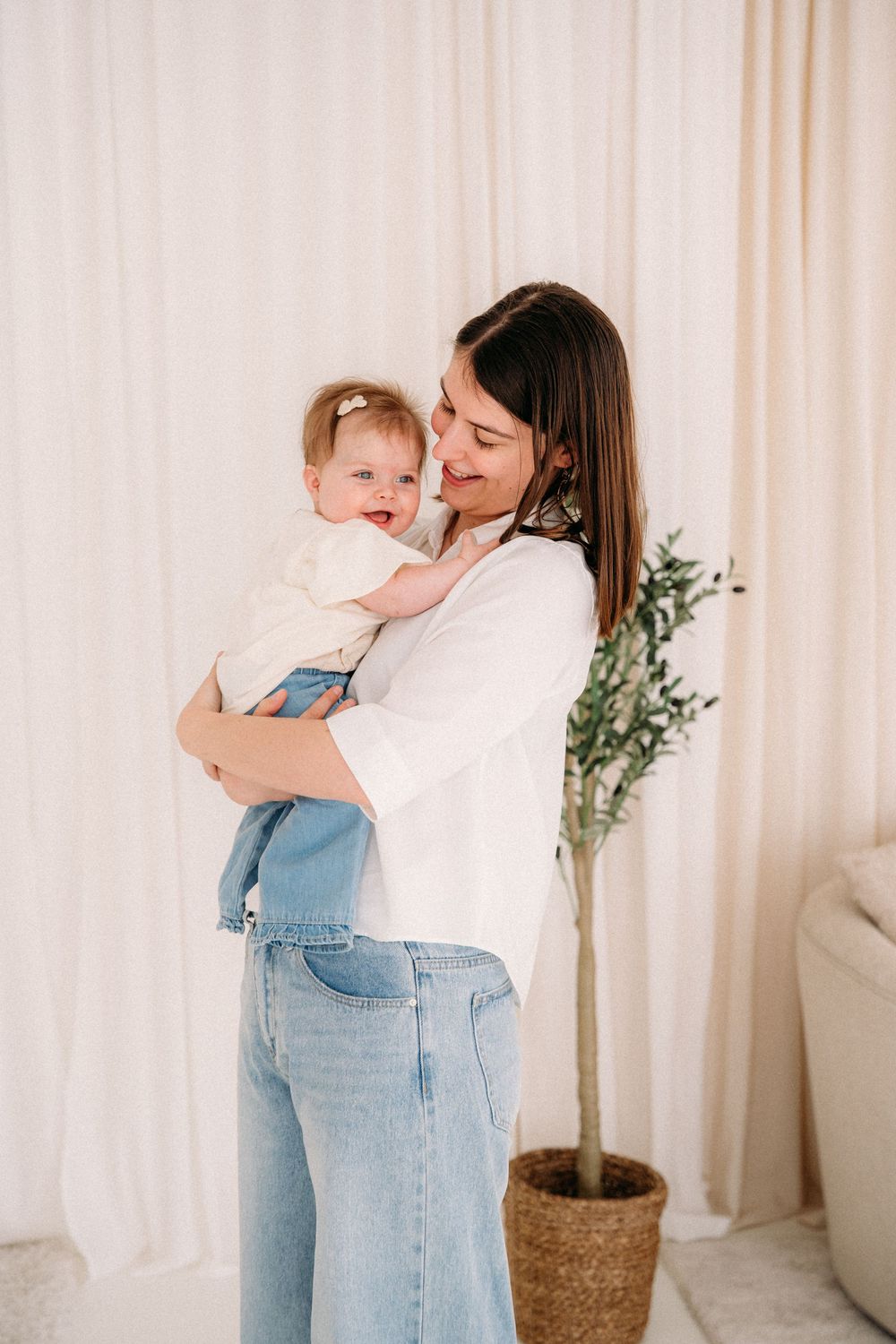 Pure babyfoto’s laten maken in Edegem? Ook op 3 maanden, 6 maanden of later is een babyshoot nog prachtig