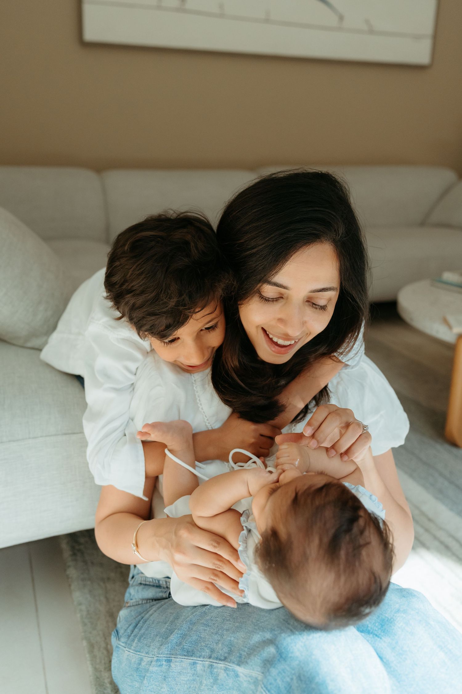 Home photoshoot abu dhabi photographer family indoor lifestyle beautiful images