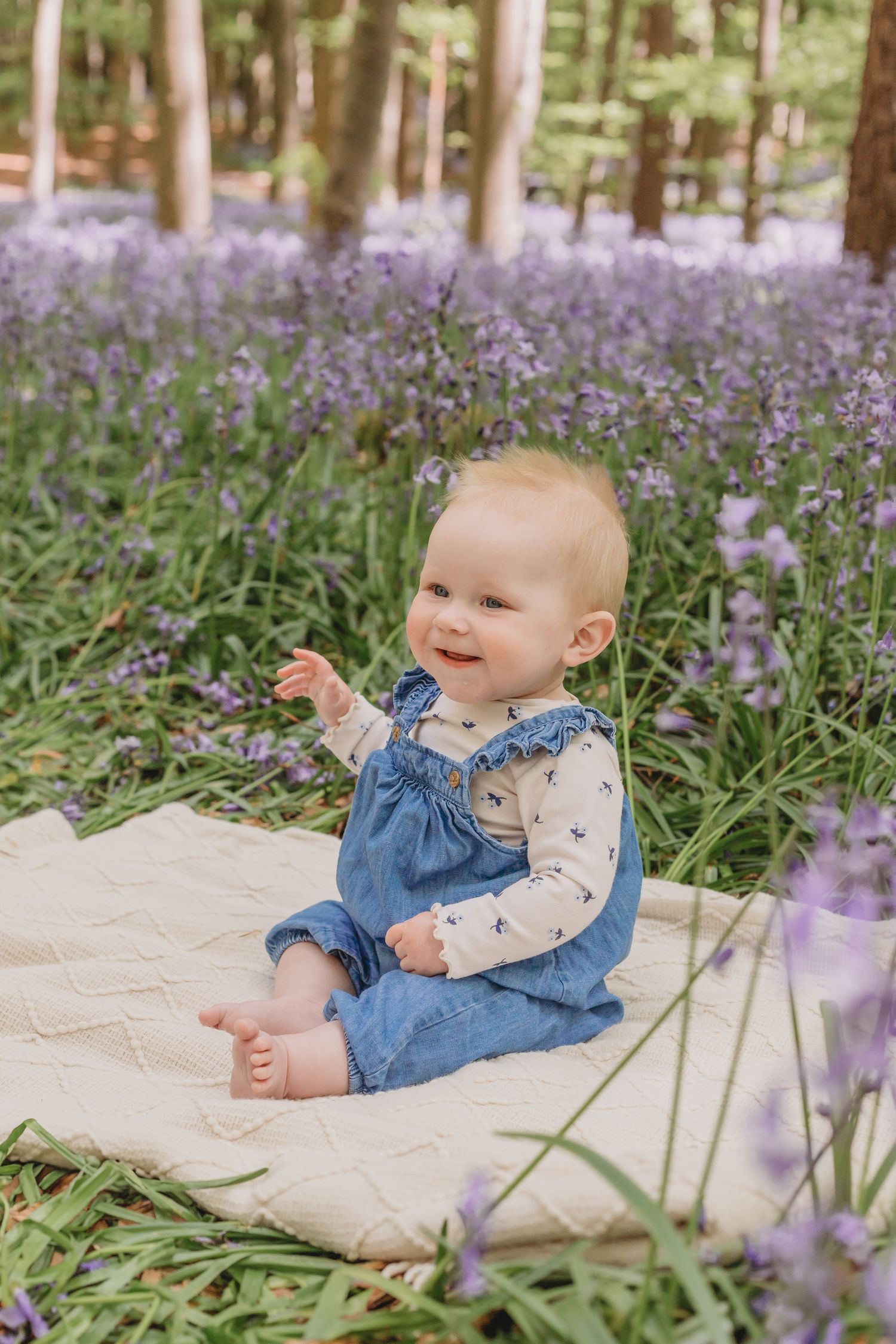 Natural light seasonal mini shoot for families in Hertfordshire — short and sweet photo sessions across Hertfordshire and nearby areas.