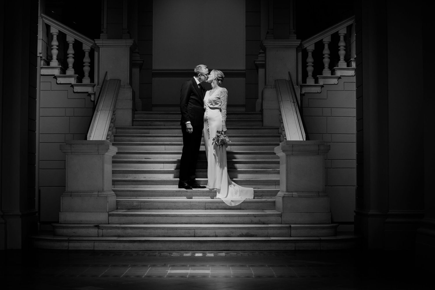 Bryllupsfotograf i stavanger, kristiansand, bergen, bryllupsplanlegger, drivhuset bærheim, bryllupslokale, brudekjole
