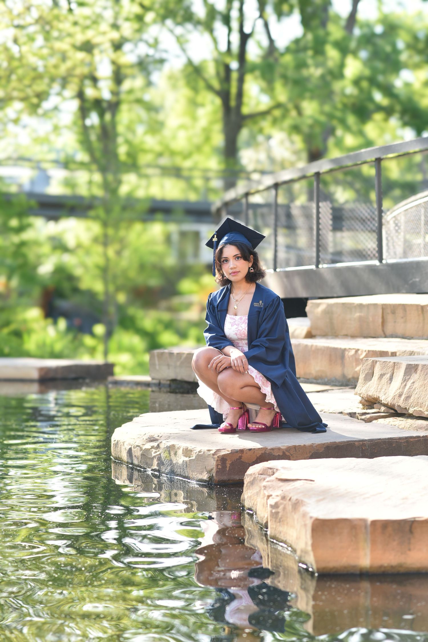 Senior session, outdoor, city, bright and airy, graduation